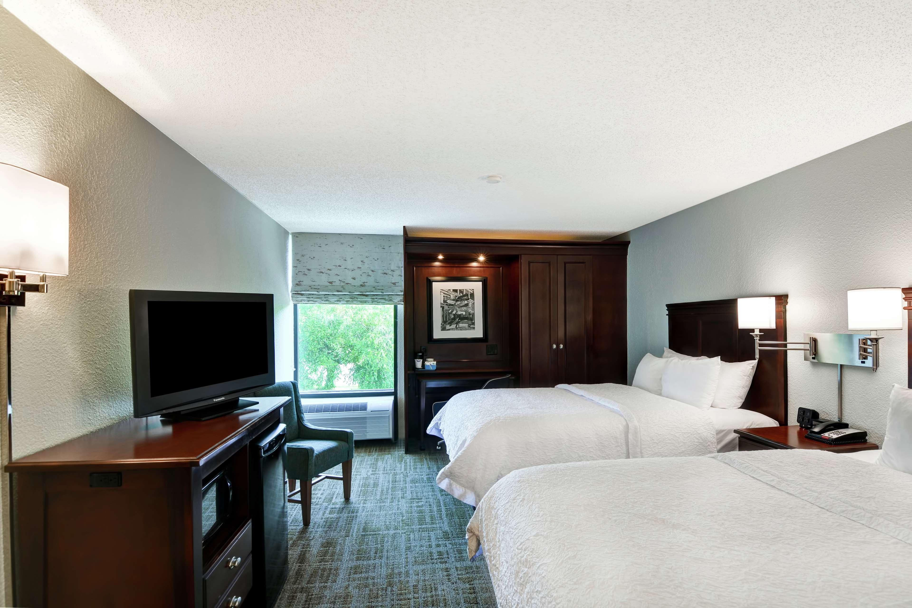 Hampton Inn Charlotte-Гастония Экстерьер фото