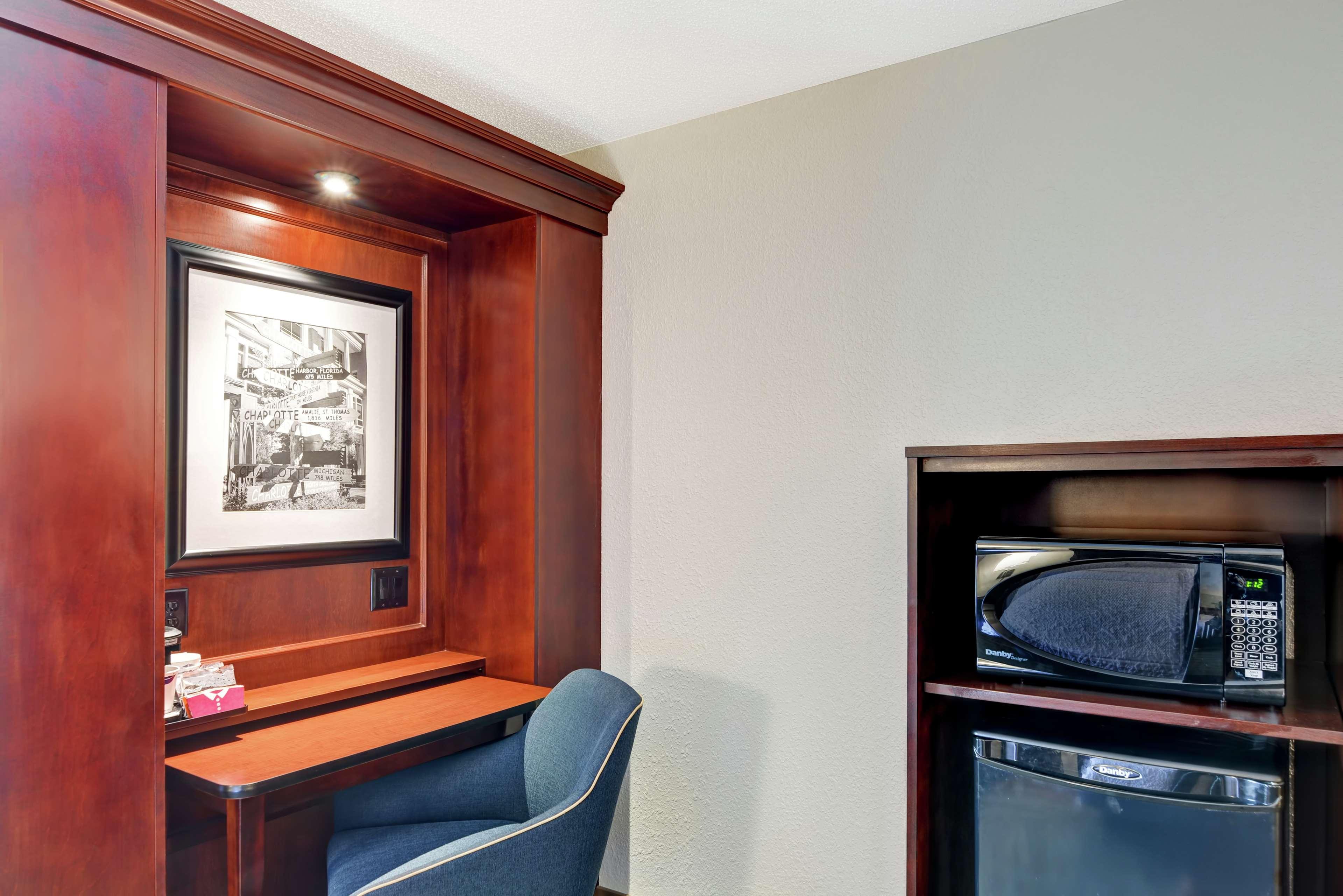 Hampton Inn Charlotte-Гастония Экстерьер фото