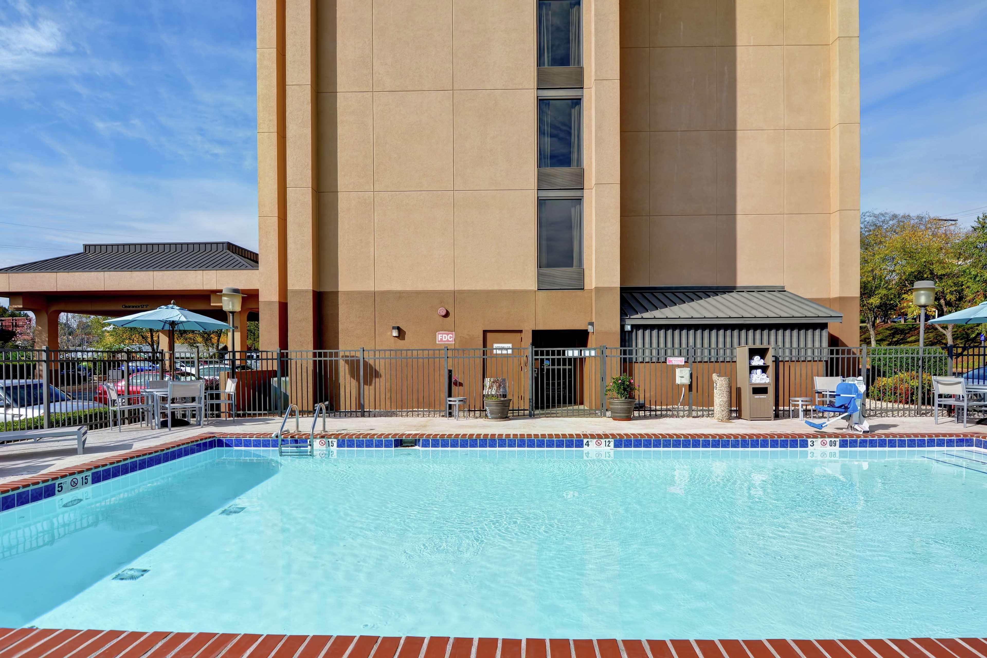 Hampton Inn Charlotte-Гастония Экстерьер фото