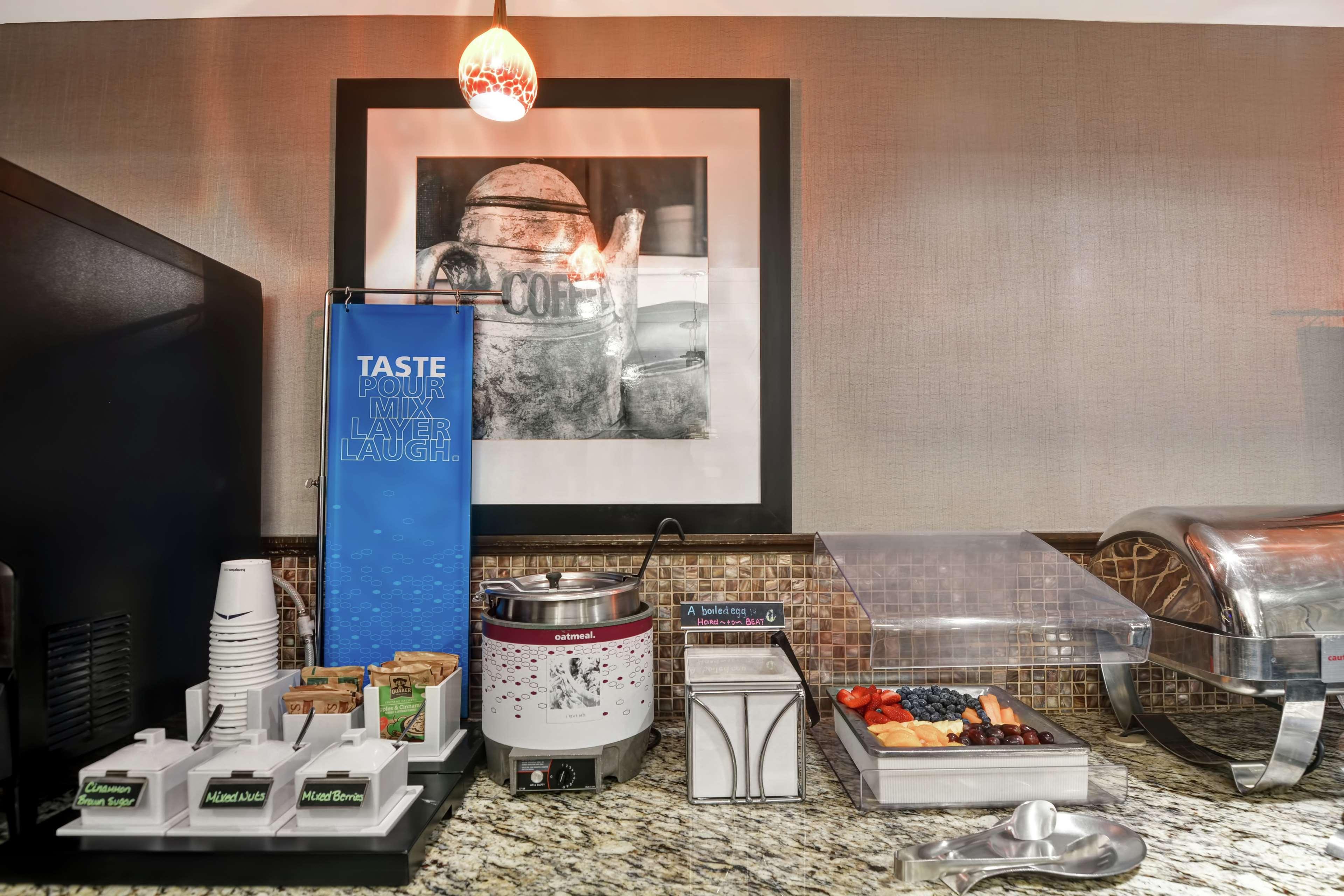 Hampton Inn Charlotte-Гастония Экстерьер фото