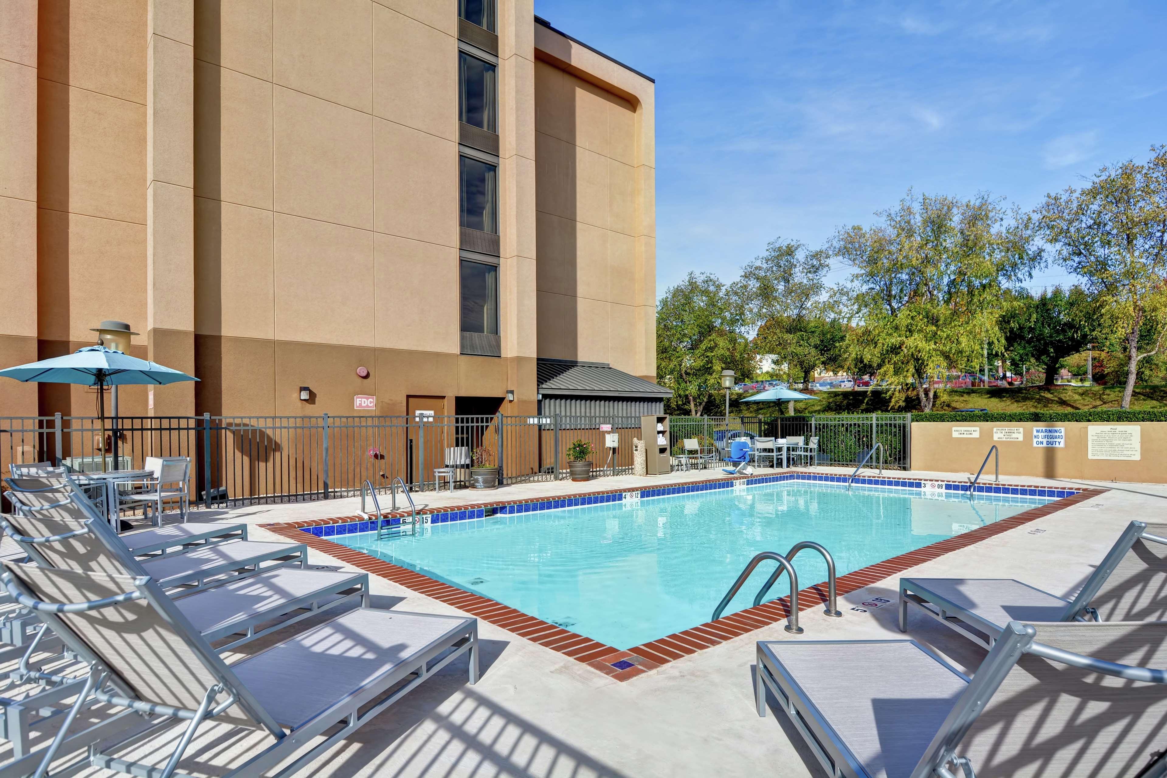 Hampton Inn Charlotte-Гастония Экстерьер фото