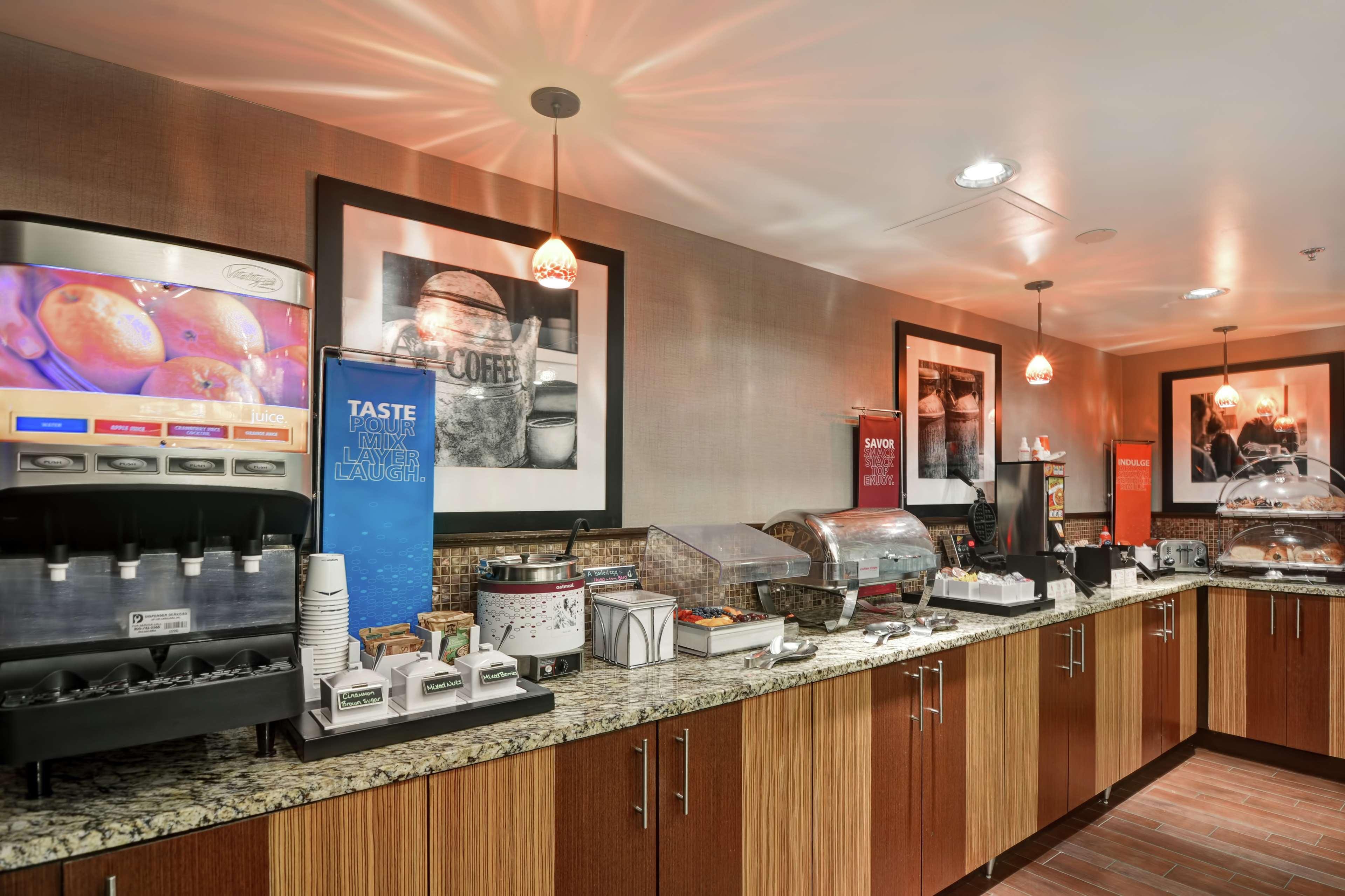 Hampton Inn Charlotte-Гастония Экстерьер фото