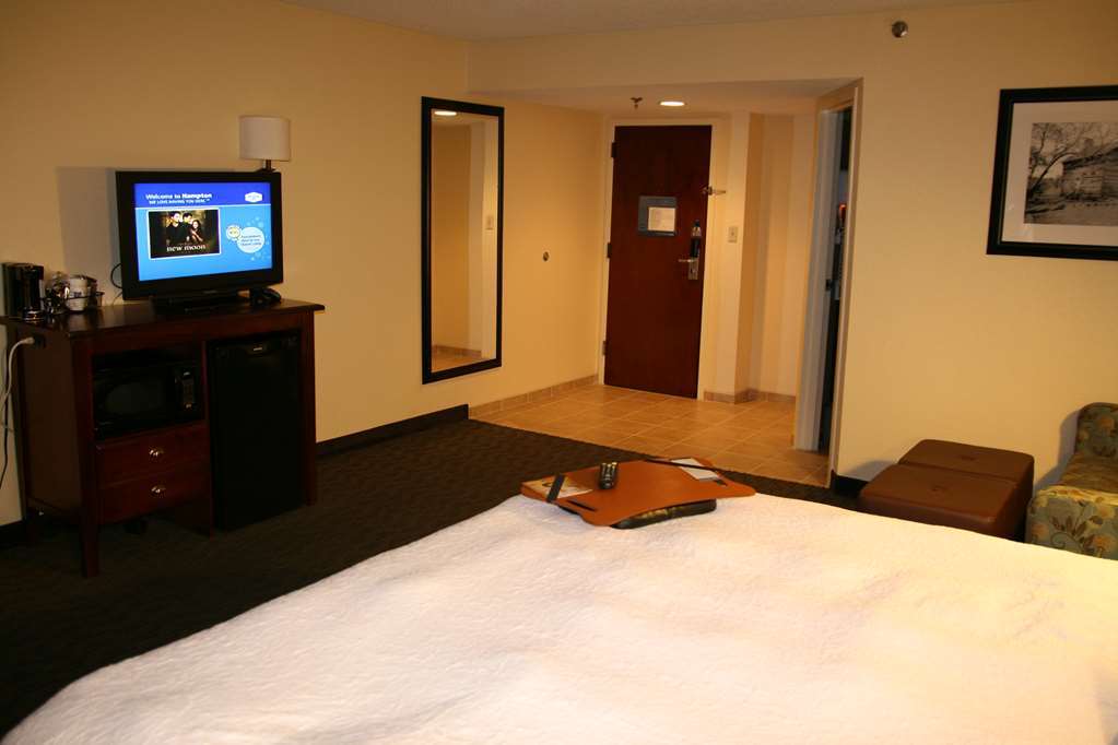Hampton Inn Charlotte-Гастония Номер фото