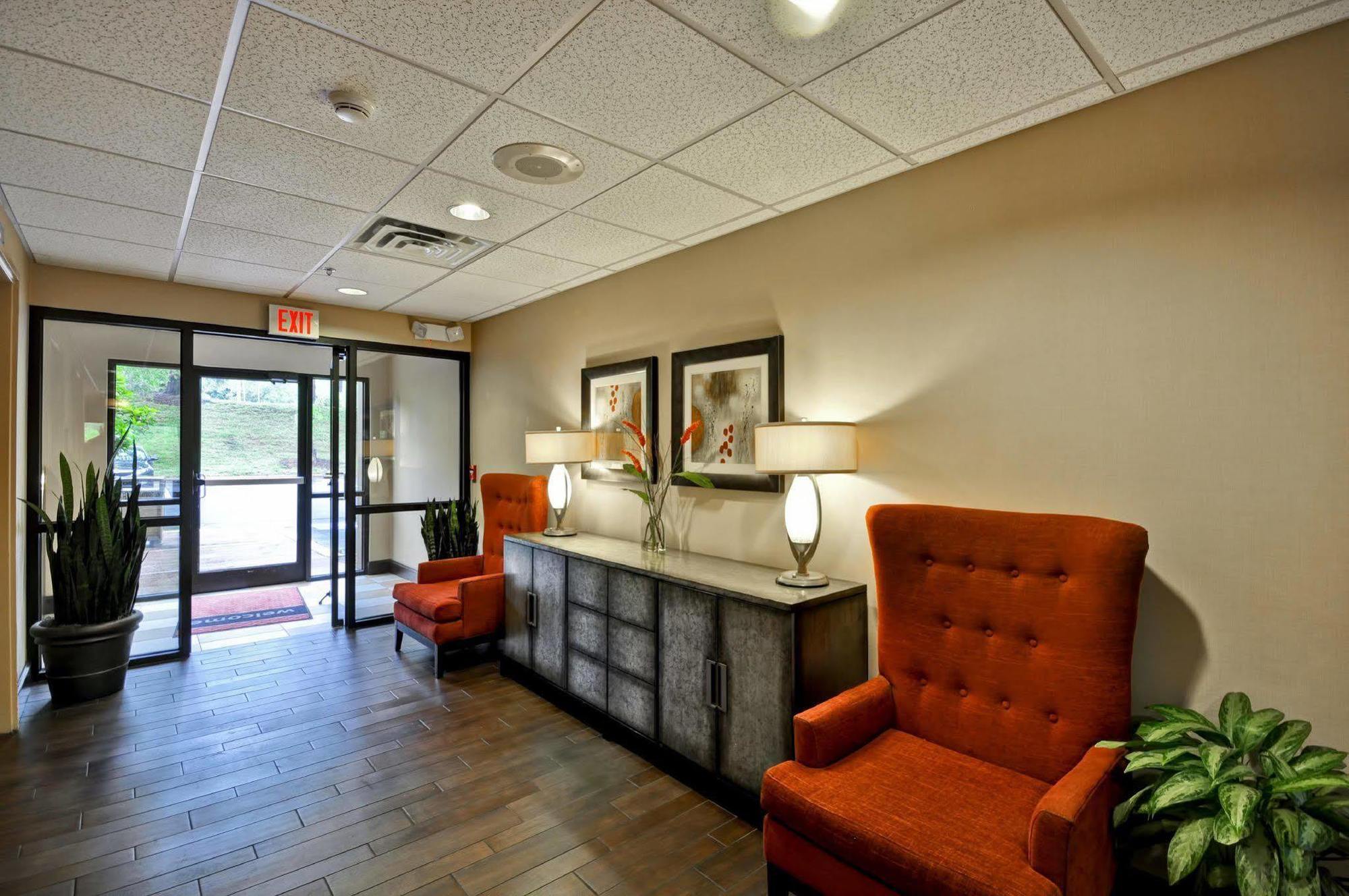 Hampton Inn Charlotte-Гастония Экстерьер фото