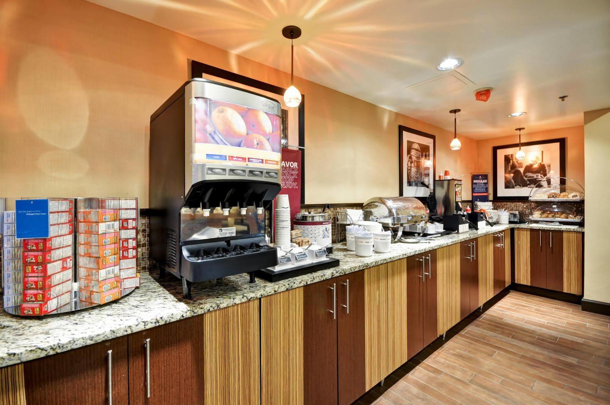 Hampton Inn Charlotte-Гастония Экстерьер фото