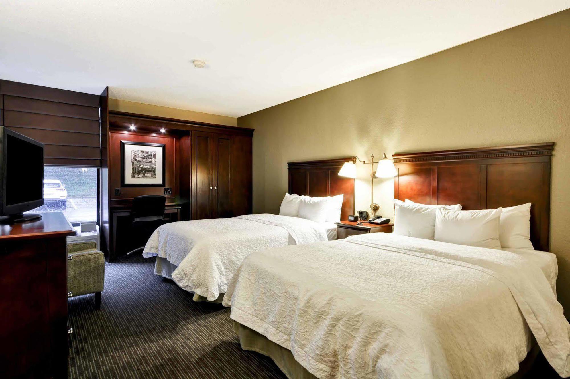 Hampton Inn Charlotte-Гастония Экстерьер фото